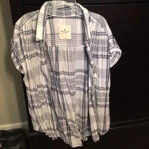 Short sleeve button up